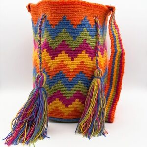 Title: Vibrant Wayuu Mochila Bag - Bright Orange & Blue Geometric - Medium